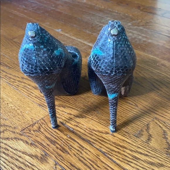 Snakeskin Stuart Weitzman - Picture 3 of 4